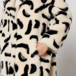 Jakke Katie Printed Faux Fur Coat -The Hut 14609071 2395049559175025