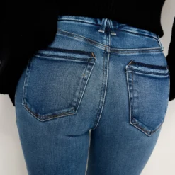 Good American Good Waist Cropped Denim Jeans 10 Good American Good Waist Cropped Denim Jeans -The Hut 15407480 1635192435711589